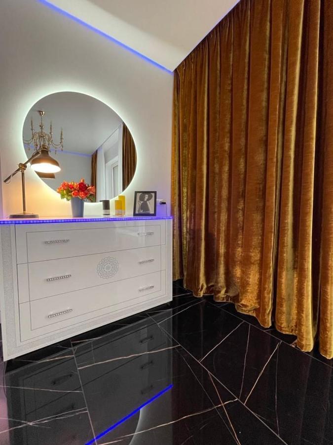 1 Room 65M2 Center Of Obolon Near River Side. Киев Экстерьер фото